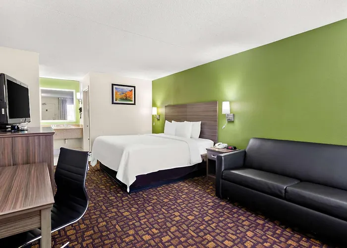 Best Pet Friendly Hotels Near Salem MA
