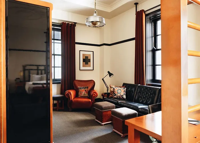 Best Boystown Chicago Hotels