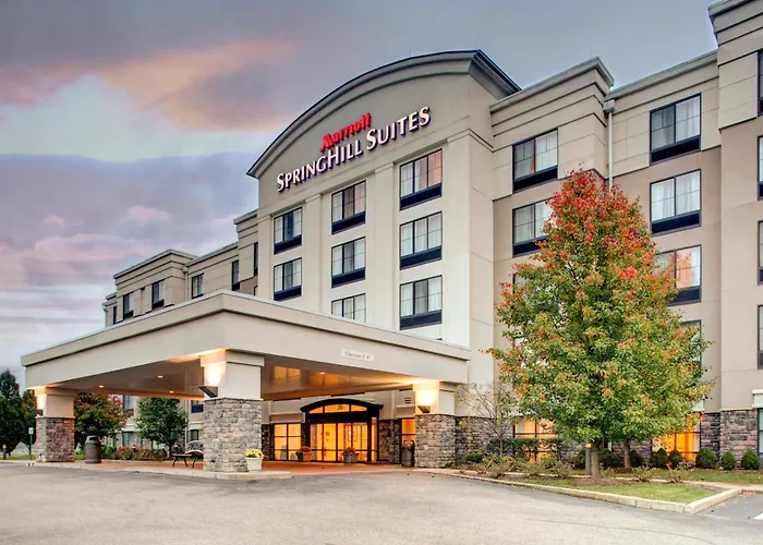 Best Hotels Near Wheeling University